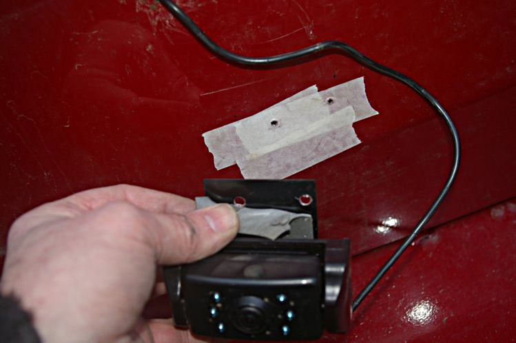 Fitting a Peugeot 308SW reversing camera step D-1